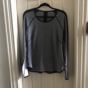 Lululemon sweater/shirt long sleeve
